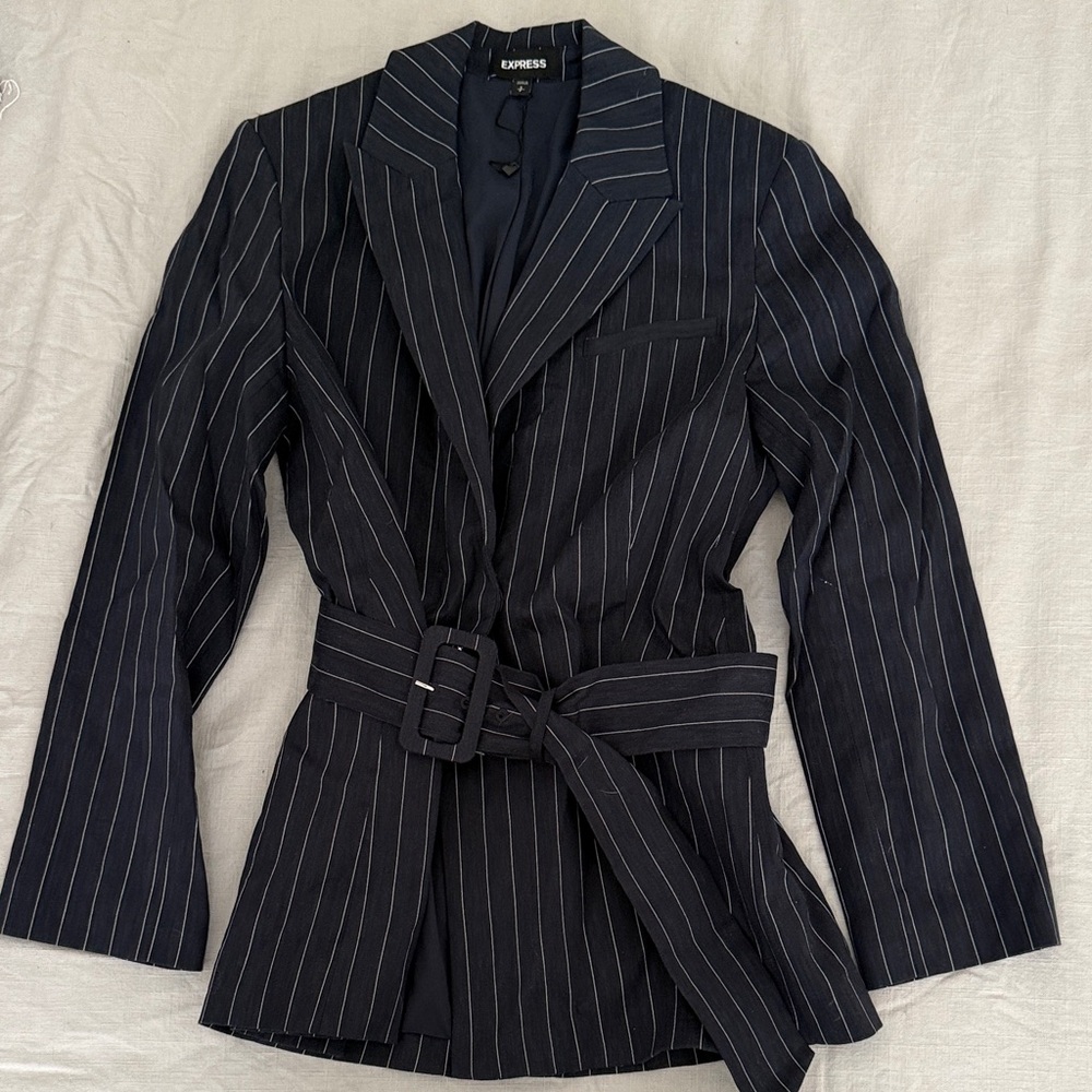 Express Women's navy Pinstripe Blazer